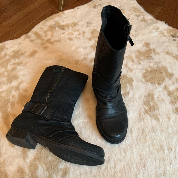Vince Camuto Shoes - Vince Camuto Shada Leather Moto Boot - EUC